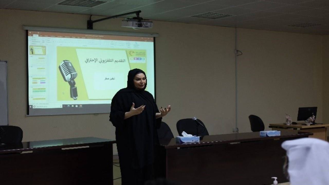 WORKSHOP IN PROFESSIONAL TV PRESENTATION FOR UNIVERSITY OF KHORFAKKAN STUDENTS