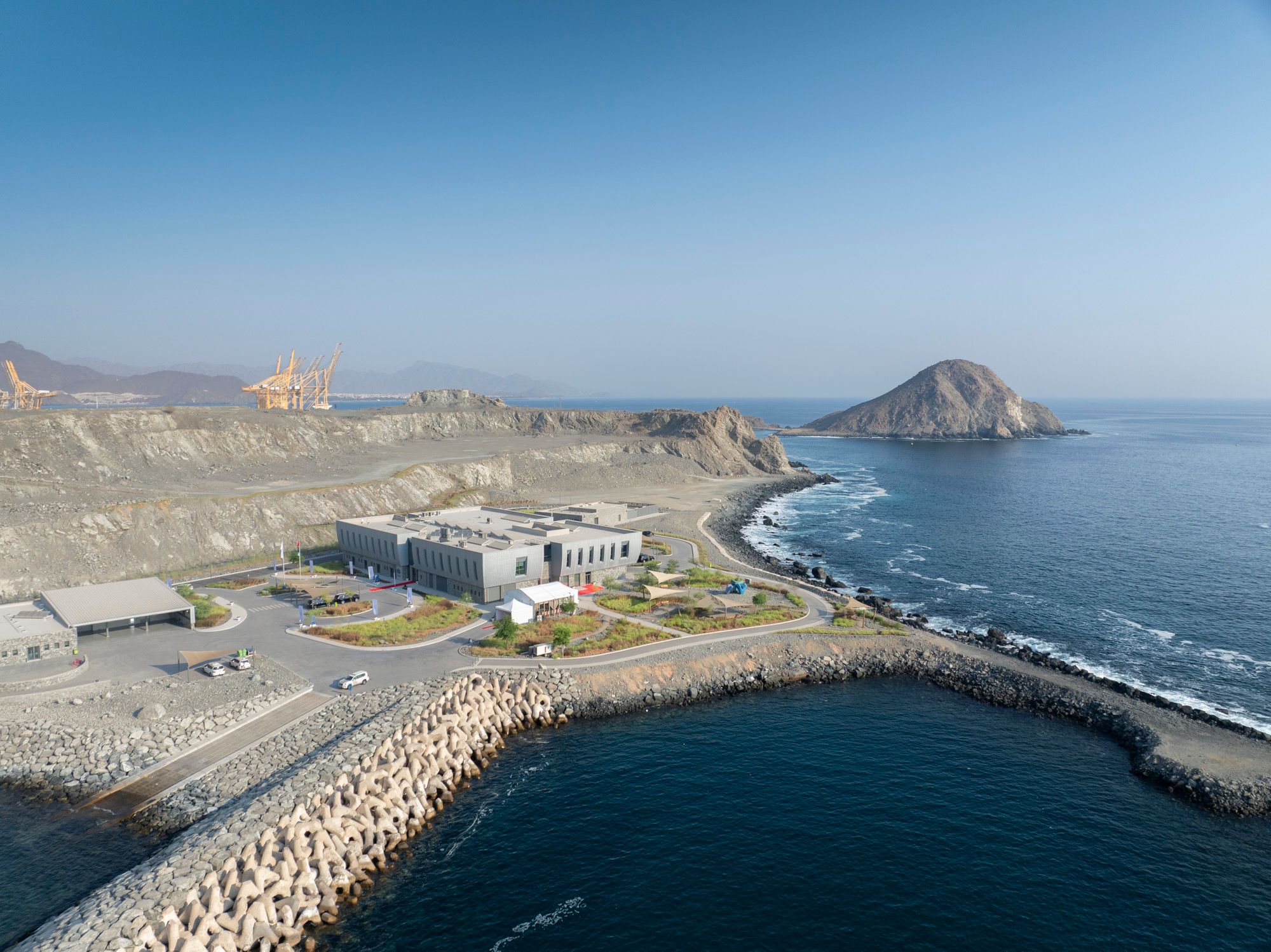 UKF - Sharjah Ruler inaugurates Sharjah Marine Science Research Centre